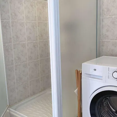 T2 Bis Avec Terrasse, Clim, Wifi - 2 Etoiles - Fr-1-553-155 Daire