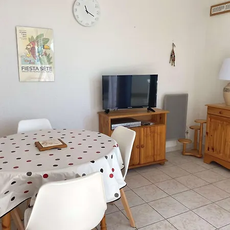 T2 Bis Avec Terrasse, Clim, Wifi - 2 Etoiles - Fr-1-553-155 * Balaruc-les-Bains