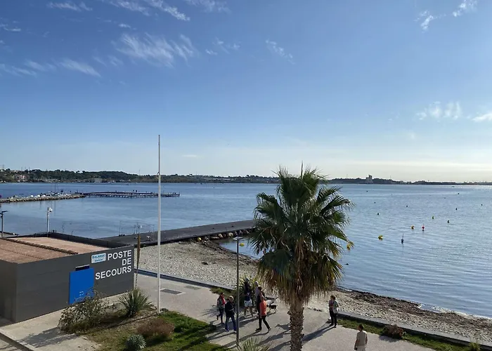 T2 Bis Avec Terrasse, Clim, Wifi - 2 Etoiles - Fr-1-553-155 *