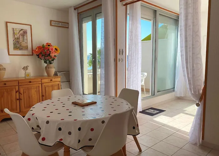 T2 Bis Avec Terrasse, Clim, Wifi - 2 Etoiles - Fr-1-553-155